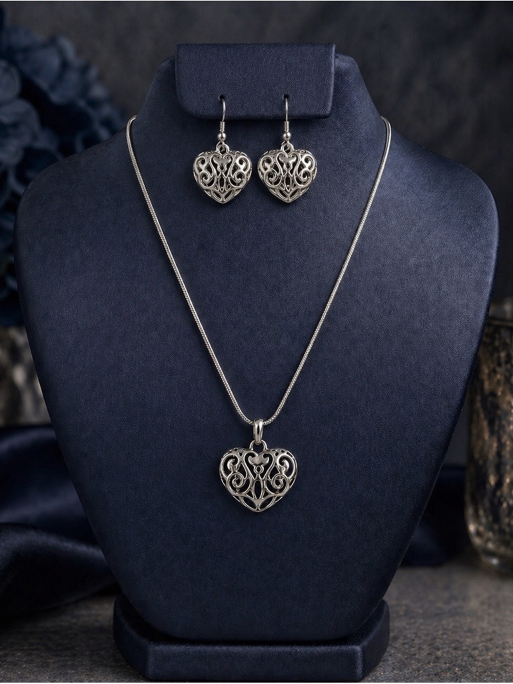 Silver Filigree Heart Necklace & Earring Set – Romantic Openwork Design